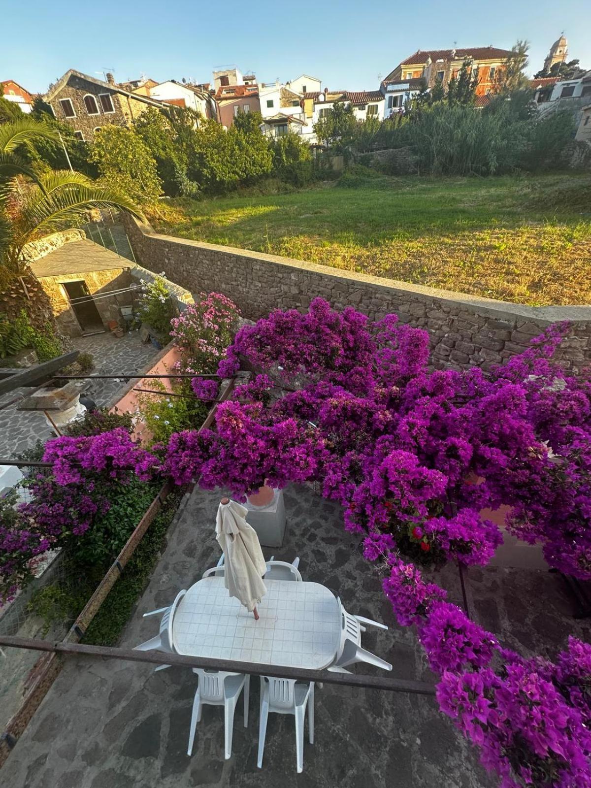 Maison Des Amis Villa Capraia Dış mekan fotoğraf